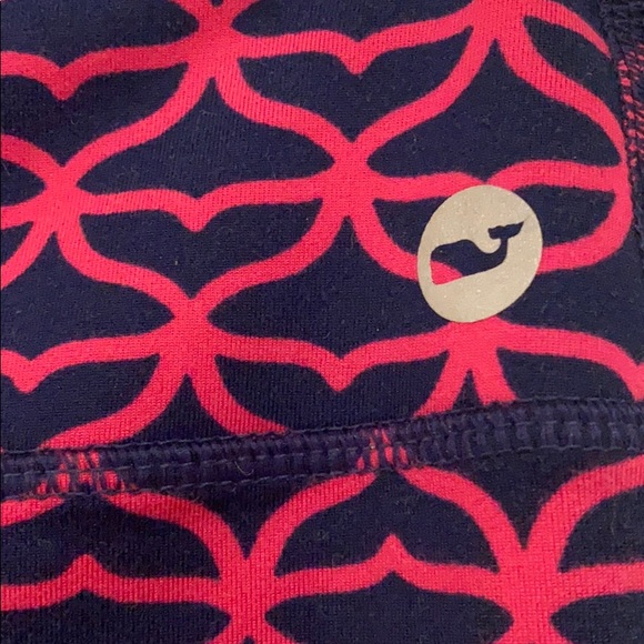 Cropped Whale Tail Leggings - Picture 3 of 5